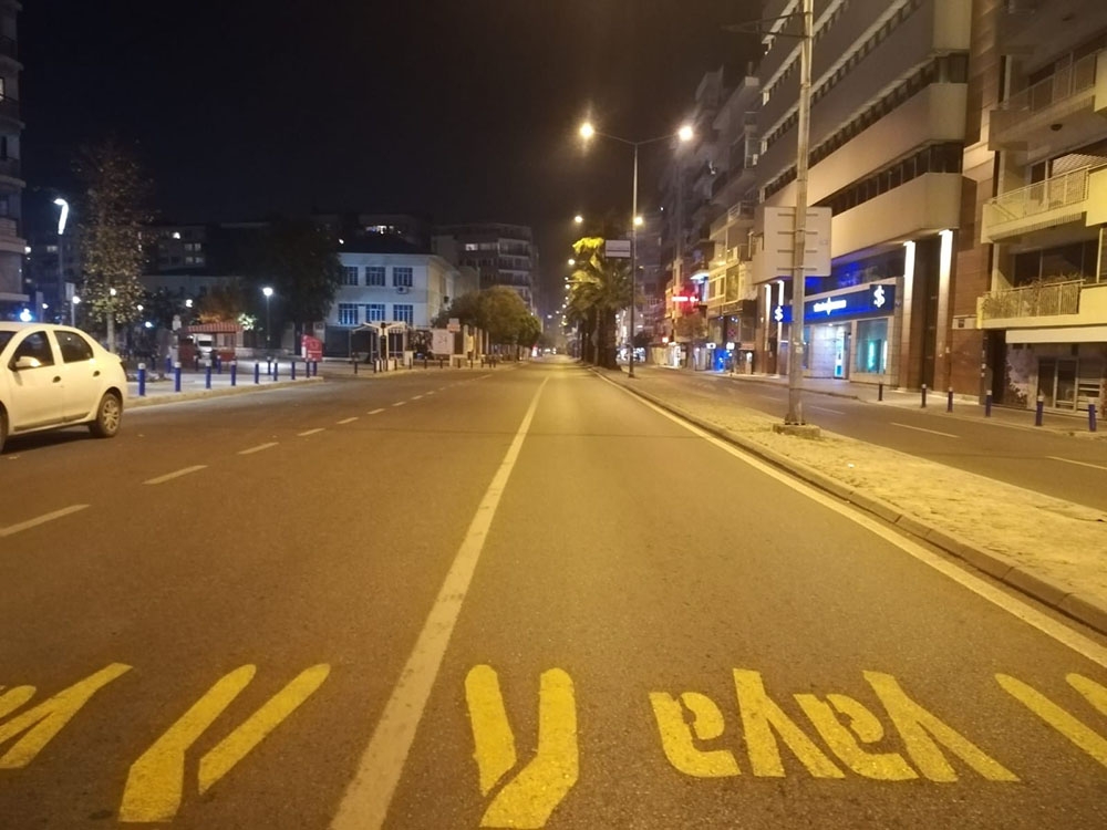 Kısıtlamanın başlamasıyla İzmir sessizliğe büründü