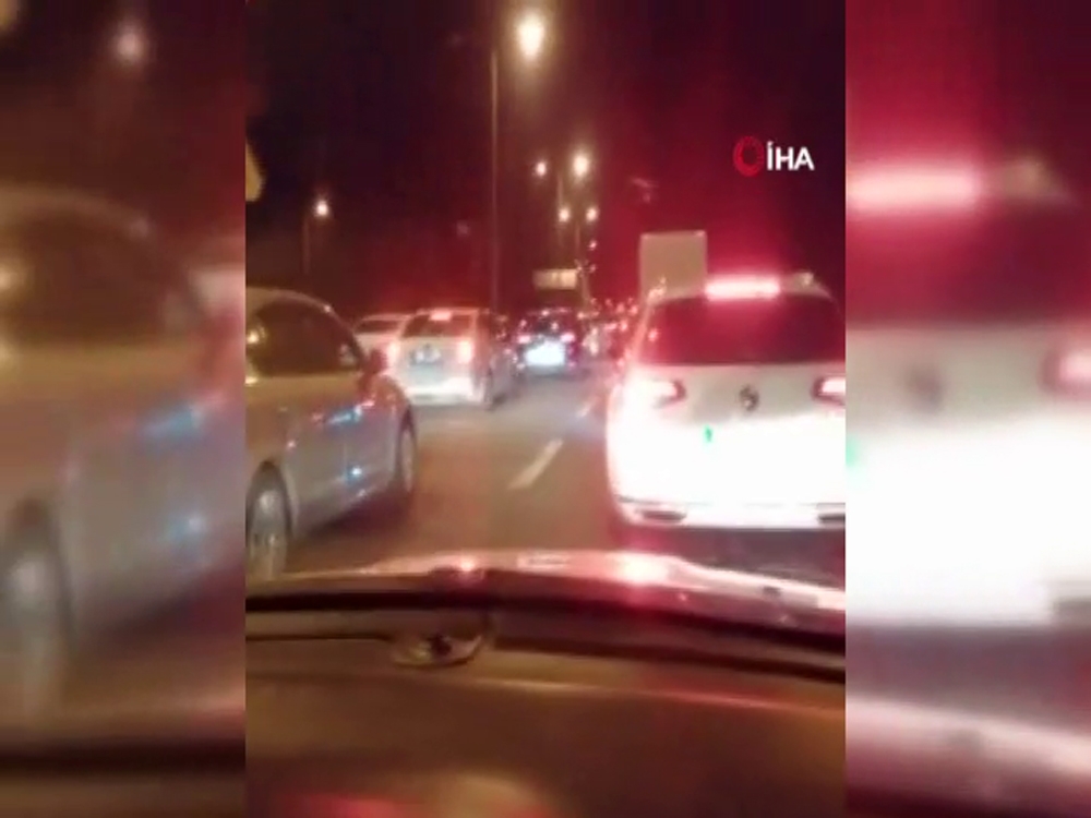 Kısıtlamanın bitmesiyle TEM’de araç yoğunluğu oluştu