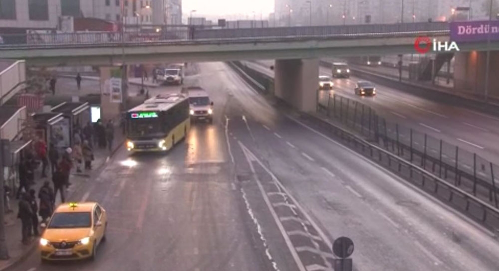 Kısıtlamanın ilk gününde yollar boş kaldı