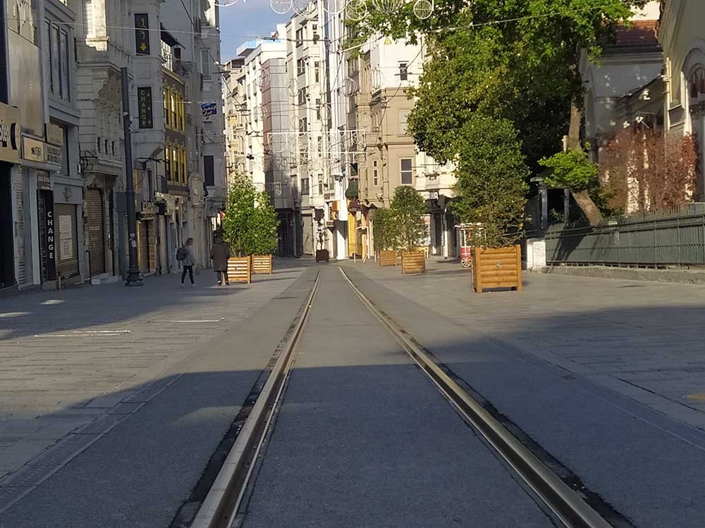 Kısıtlamanın sabahında İstanbul sessizliğe büründü