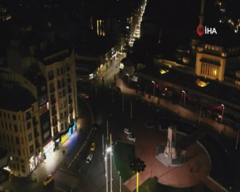 Kısıtlamayla birlikte İstiklal Caddesi boş kaldı