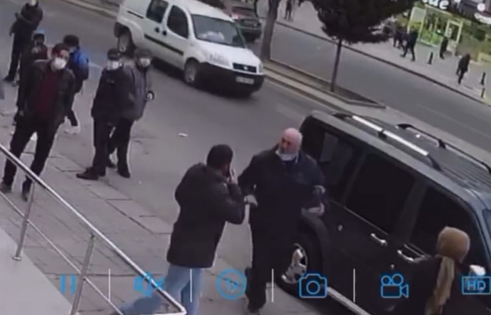 Kız çocuğunu taciz ettiği iddia edilen yaşlı adam kameraya yakalandı