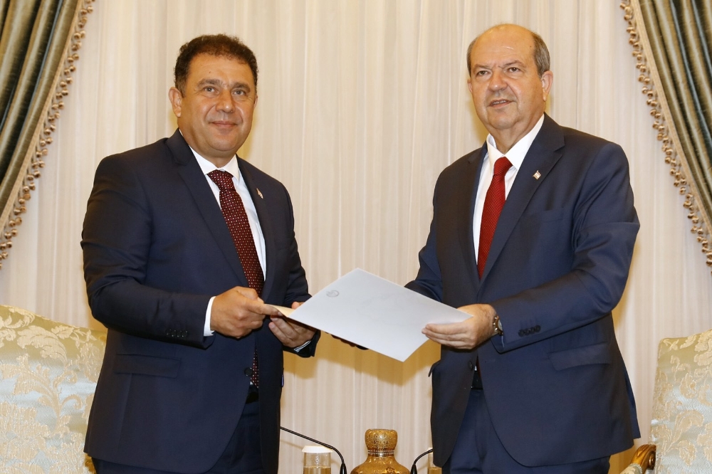 KKTC Cumhurbaşkanı Tatar, hükümet kurma görevini Saner’e verdi