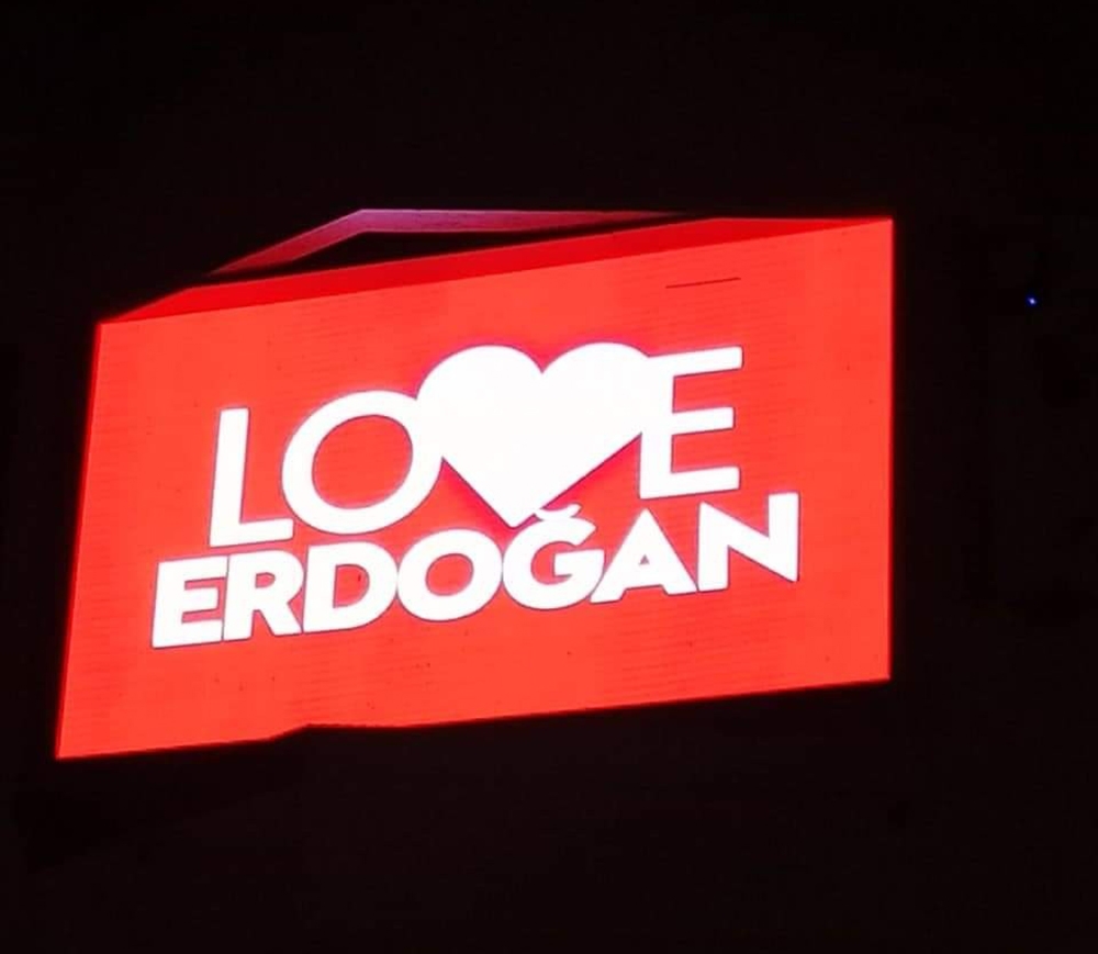 KKTC sokaklarında “Love Erdoğan” afişleri