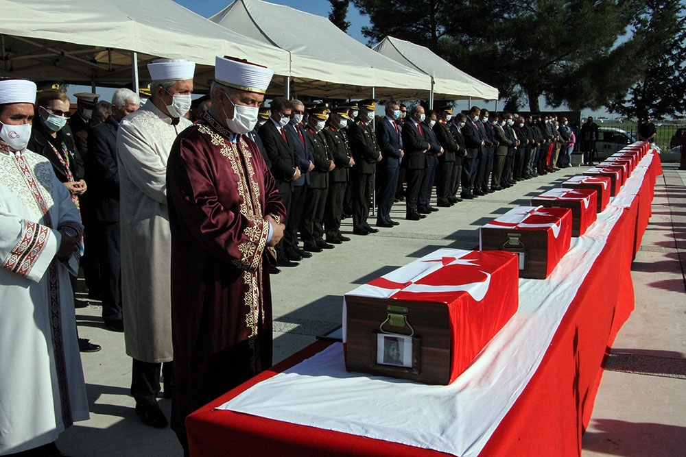 KKTC’de katledilen 14 şehit, 46 yıl sonra toprağa verildi