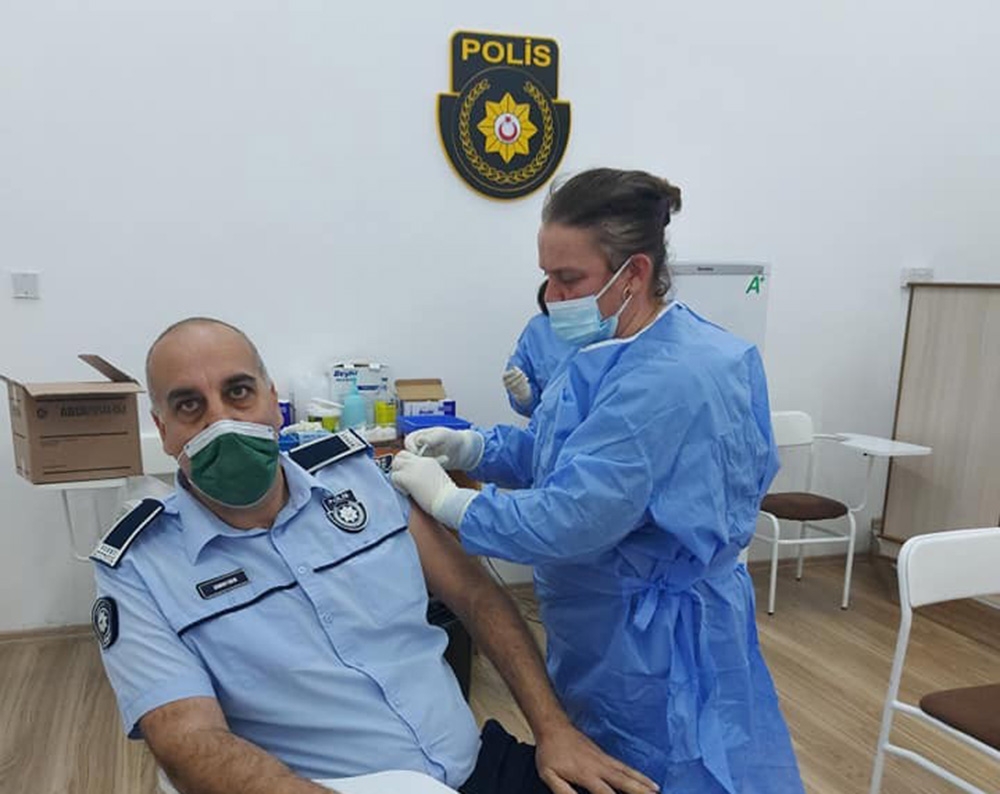 KKTC’de polisler aşılanmaya başladı