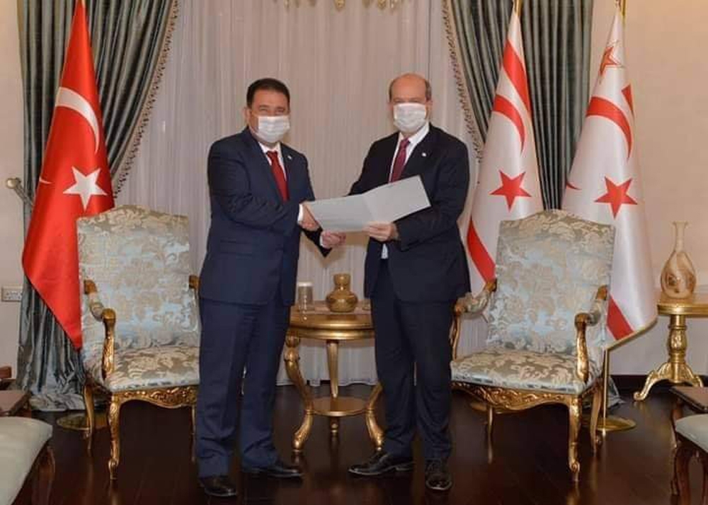 KKTC’de yeni kabine listesi Cumhurbaşkanı Tatar’a sunuldu