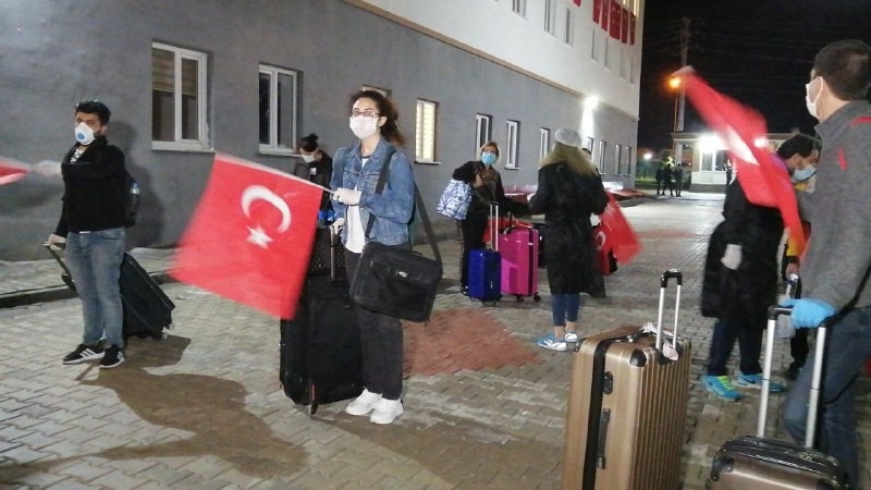 KKTC’den getirilen 189 Türk vatandaşı yurda yerleştirildi