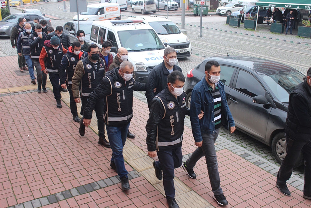 Kocaeli FETÖ operasyonunda gözaltına alınan 11 kişi adliyeye çıkarıldı
