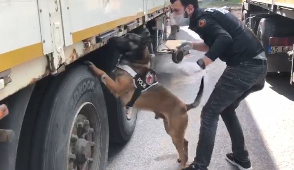 Kocaeli TEM’de durdurulan tırda 155 kilo eroin ele geçirildi