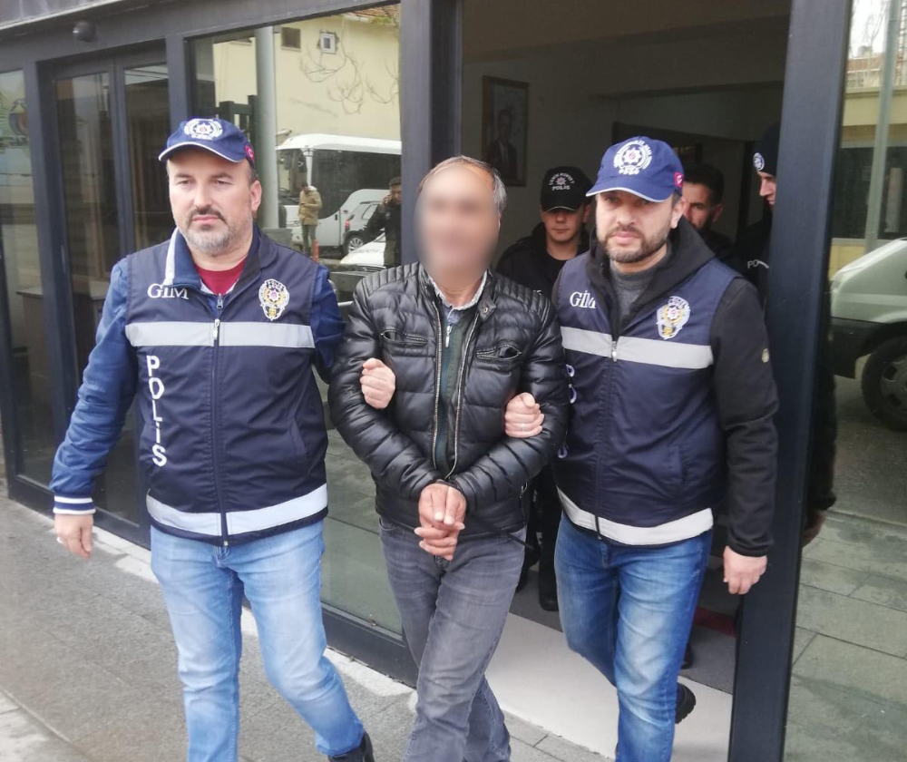 Kocaeli’de 50 düzensiz göçmen yakalandı: 3 gözaltı