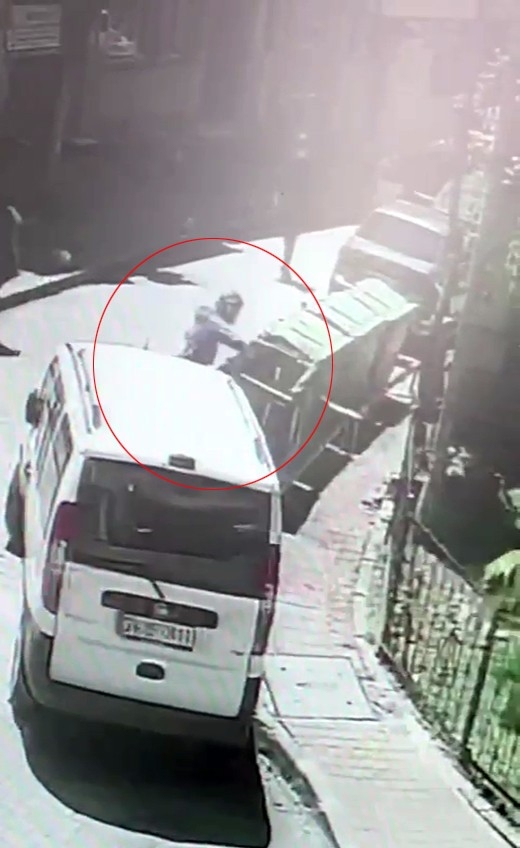 Kocasının dikkatini çekmek isteyen kadının kapkaç oyunun polis bozdu
