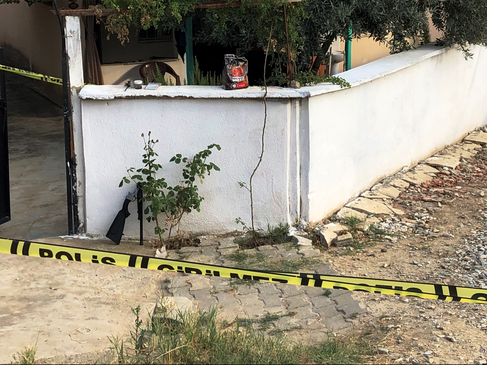 Komşusunu tüfekle öldürdü, ardından intihar etti
