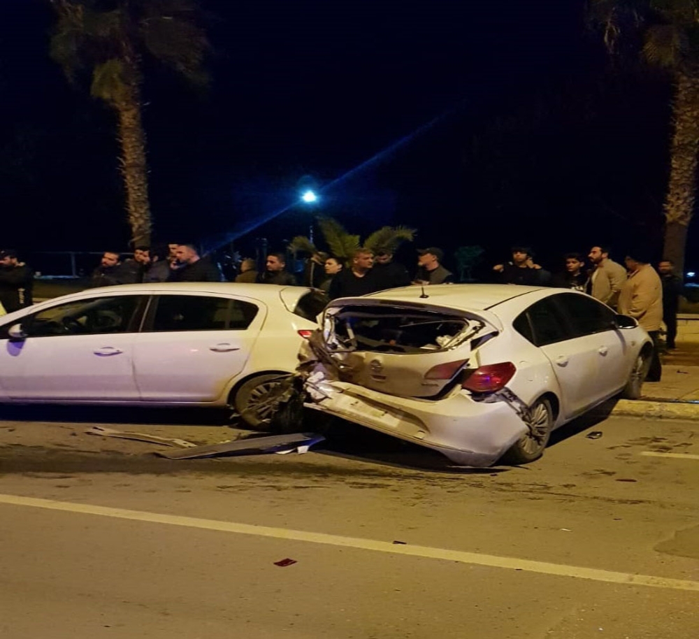 Kontrolden Çıkan Araç 6 Otomobile Çarptı: 3 Yaralı