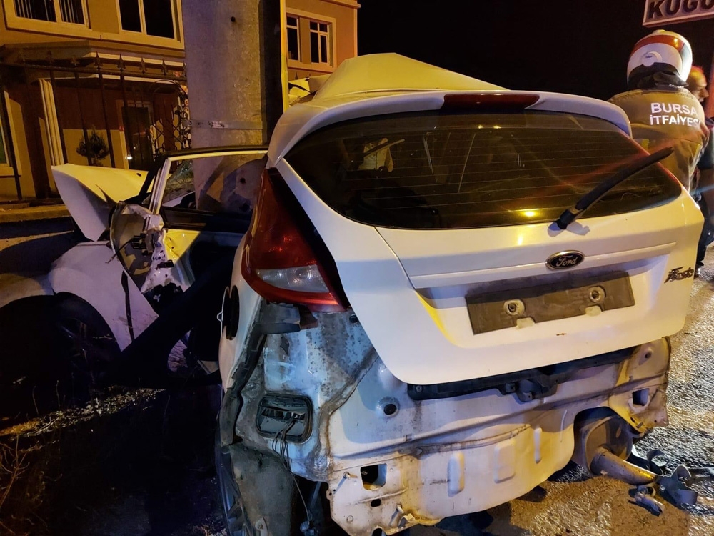 Kontrolden çıkan araç kaza yaptı: 3 ölü, 1 ağır yaralı