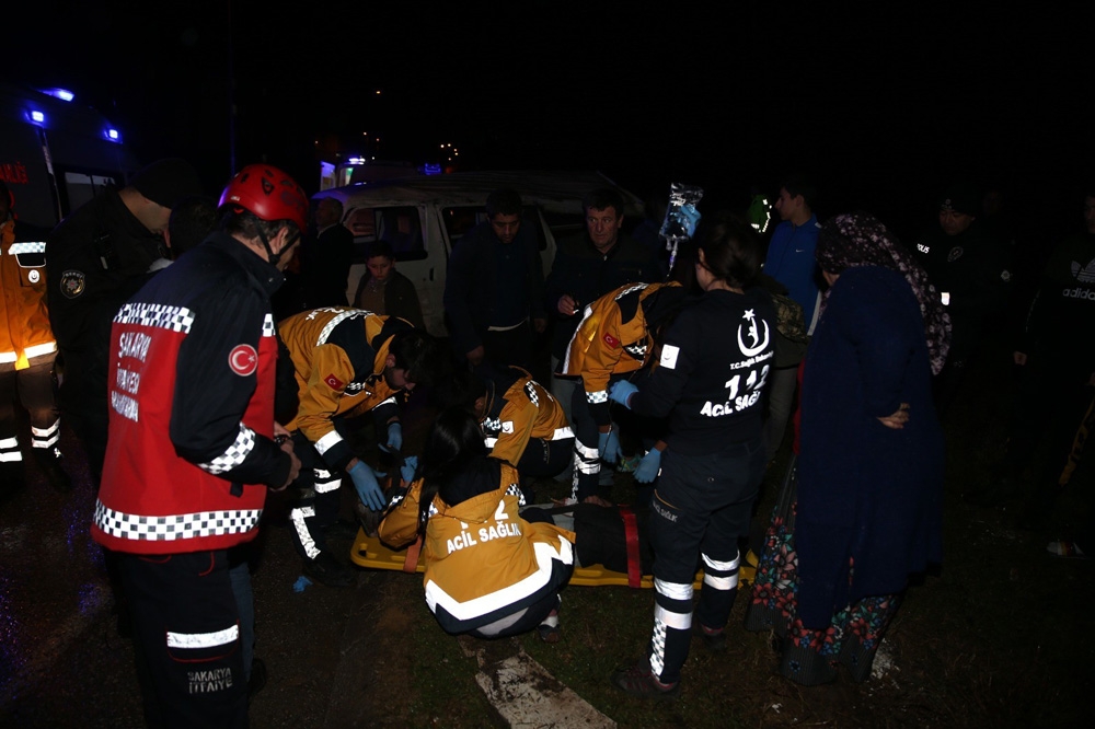 Kontrolden Çıkan Minibüs Devrildi: 1 Ölü, 4 Yaralı