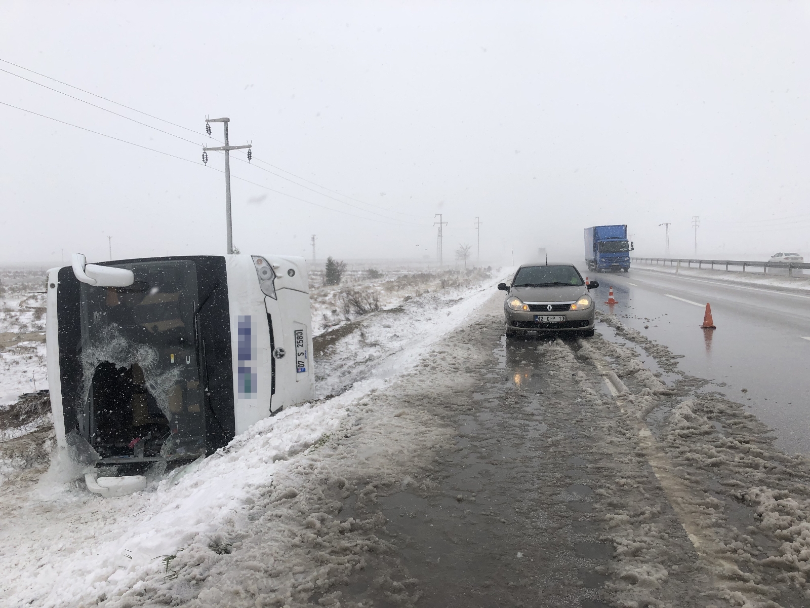 Konya ‘da 2 tur otobüsü kaza yaptı: 1 ölü, 40’dan fazla yaralı