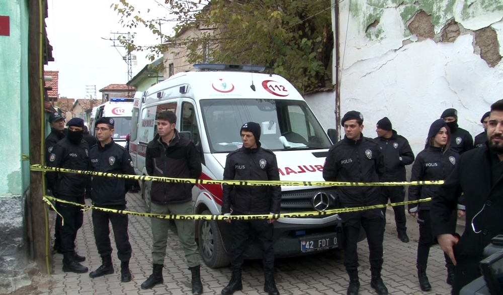 Konyada İki Katlı Kerpiç Ev Çöktü: 3 Ölü
