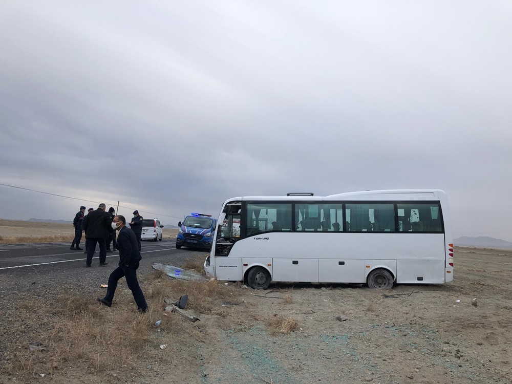 Konya’da midibüs devrildi: 12 yaralı