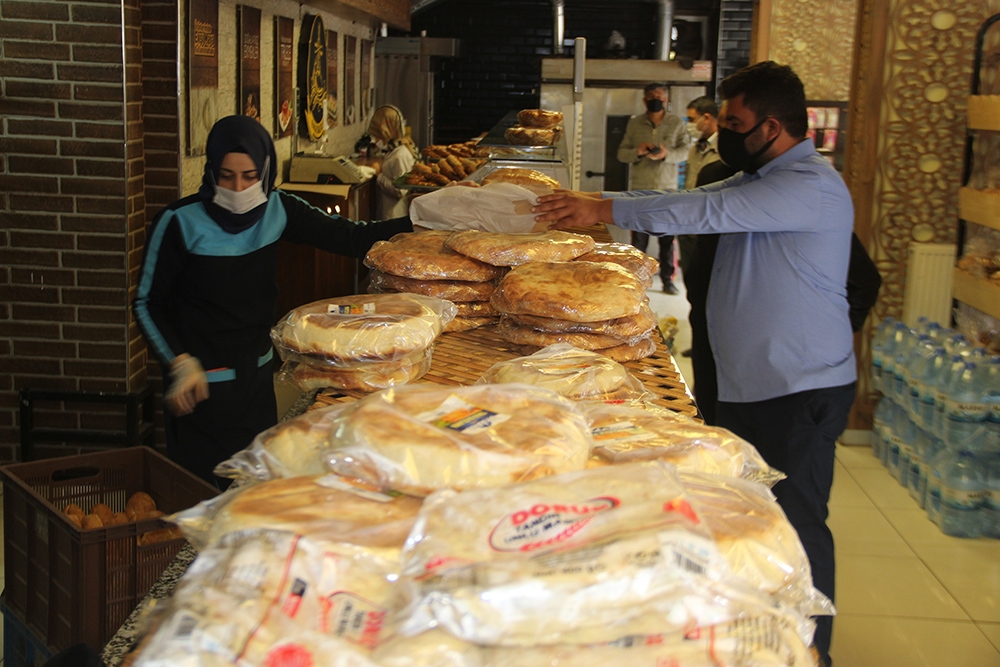 Konya’da Ramazan’ın vazgeçilmezi pideye yoğun ilgi