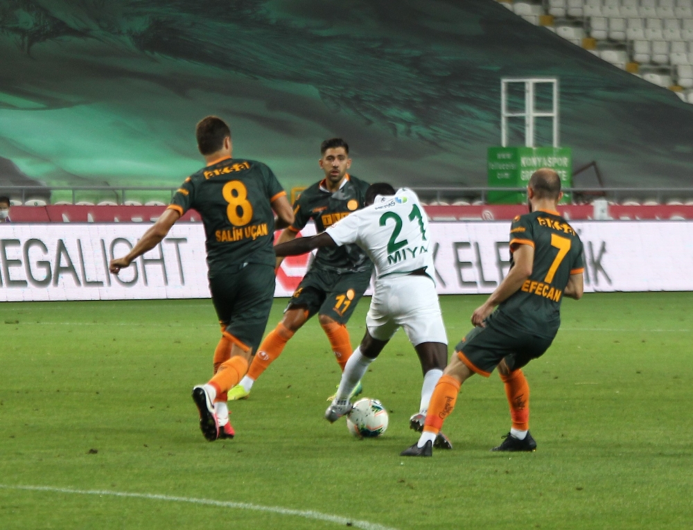 Konyaspor, sahasında 2-0 öne geçtiği maçta Aytemiz Alanyaspor’a 3-2 mağlup oldu