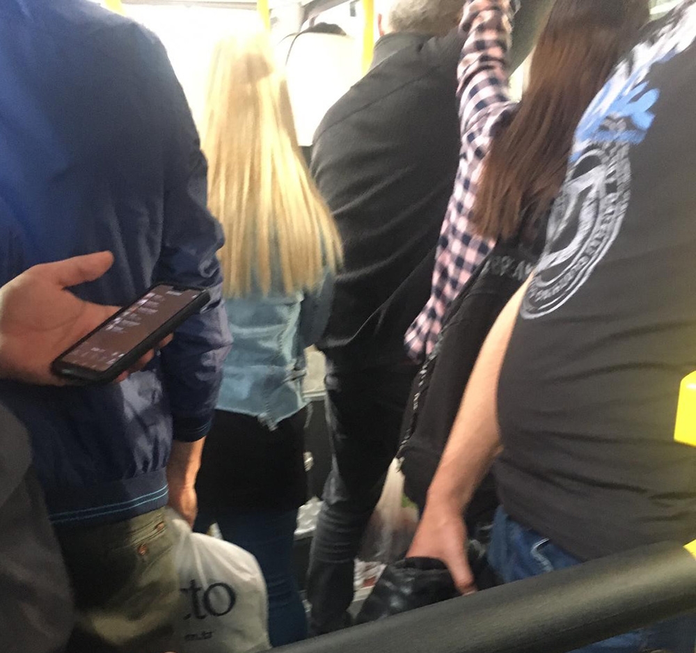 Korona virüs kol gezerken balık istifi dolmuş yolculuğu