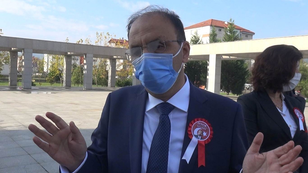 Korona virüs nedeniyle karantinada kalan Vali vatandaşları böyle uyardı