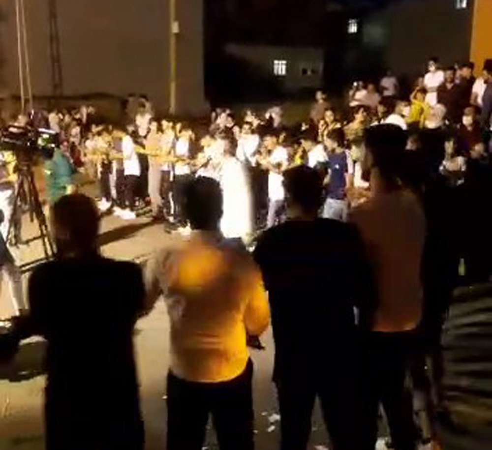 Korona virüsle kol kola oynadılar