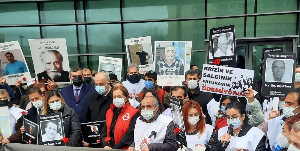 Korona virüsten hayatını kaybeden doktorlar anıldı