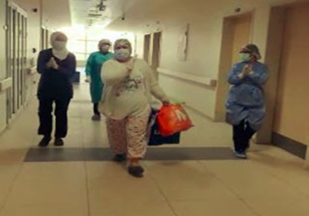 Korona virüsü 22 günde yendi, alkışlarla taburcu oldu