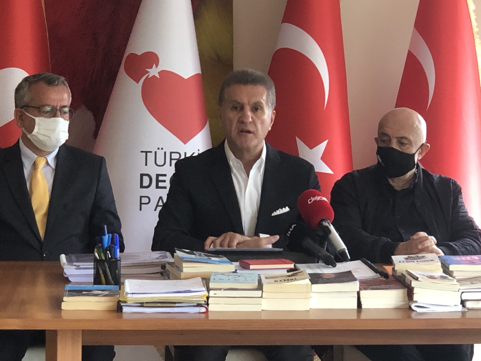 Korona virüsü atlatan Mustafa Sarıgül’den bir aylık kapanma çağrısı