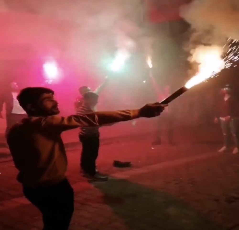 Korona virüsü takan yok: Bu nasıl asker eğlencesi ?
