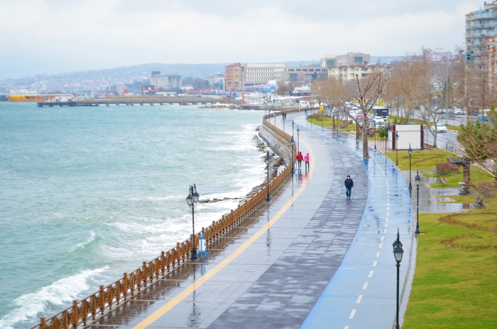 Koronanın yapamadığını soğuklar yaptı: Soğuk hava eve kapattırdı