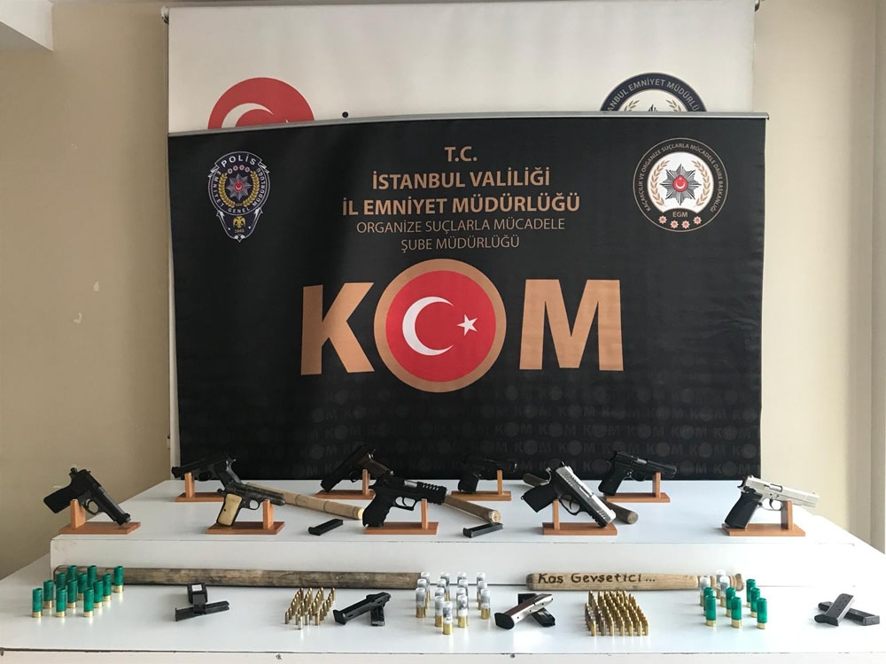 “Korsan durak” çetesi operasyonunda ele geçirenler dikkat çekti