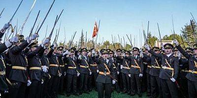 Korsan kılıçlı yemine kaç teğmen katılmadı, Kılıçlı teğmenin kaçı ihraç edilecek