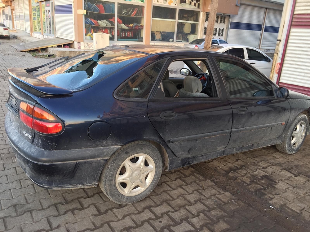 Koruma altındaki gazeteciye 5 kez saldırdılar