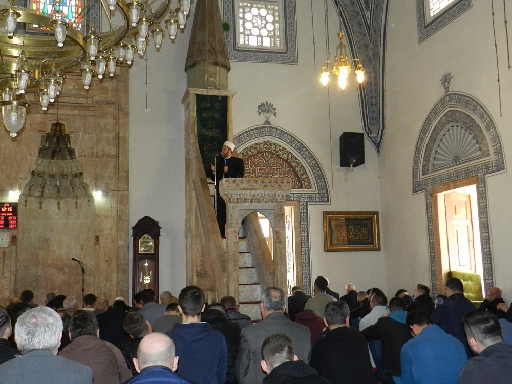 Kosova camilerinde ’korona virüsü’ hutbesi