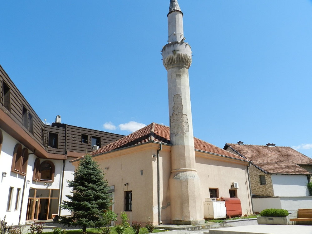 Kosova’da camiler yeniden ibadete açıldı