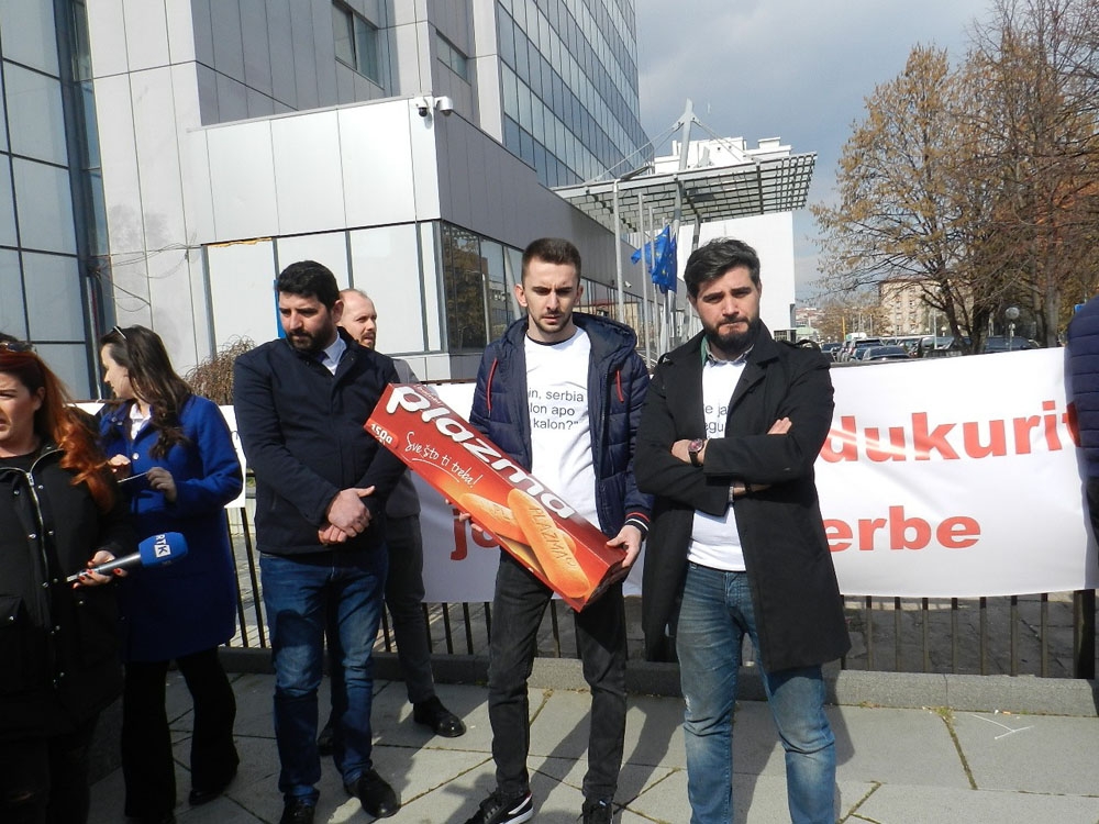 Kosova’da Sırp ürünlerine yüzde 100’lük gümrük vergisi protestosu
