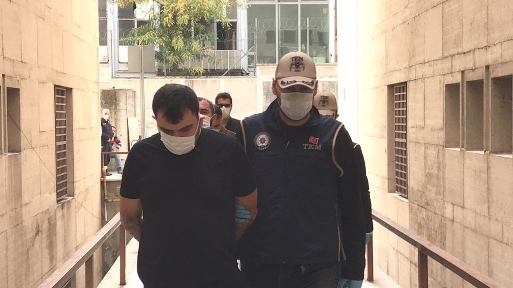 Kovalamacanın ardından yakalanan şüphelilerin üzerinden el bombası çıktı