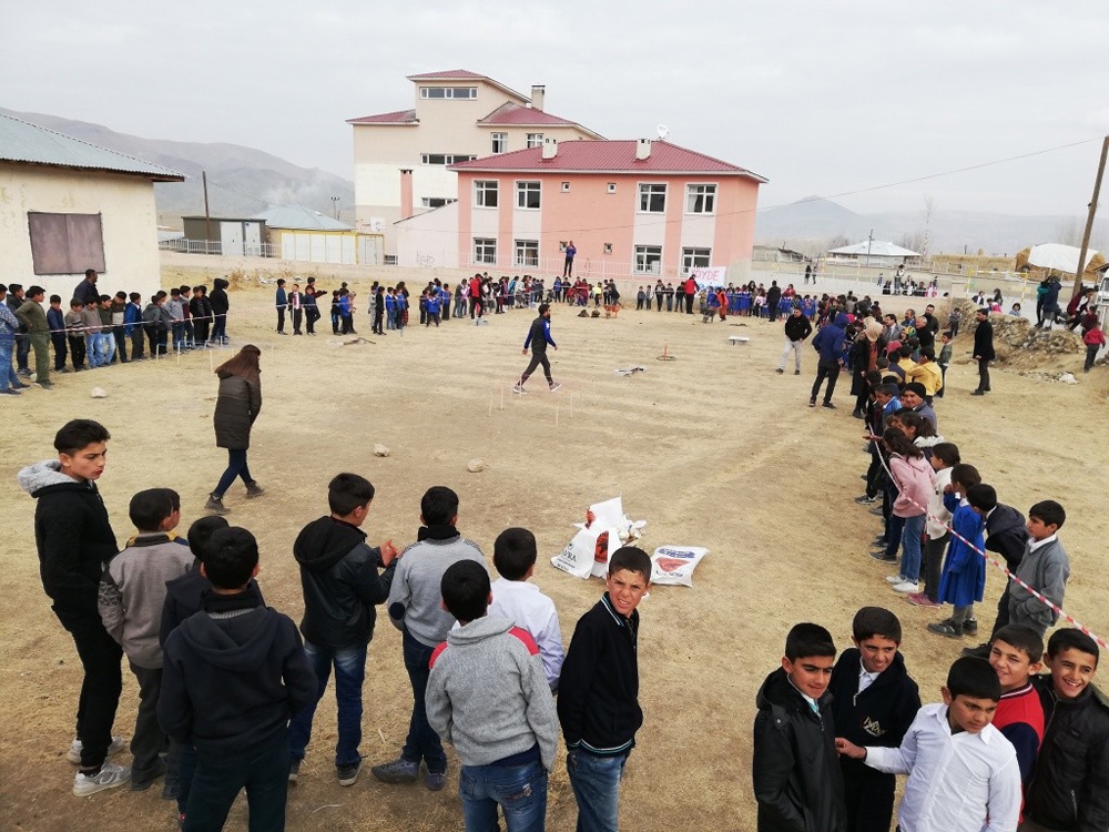 Köyde Survivor Yarışması