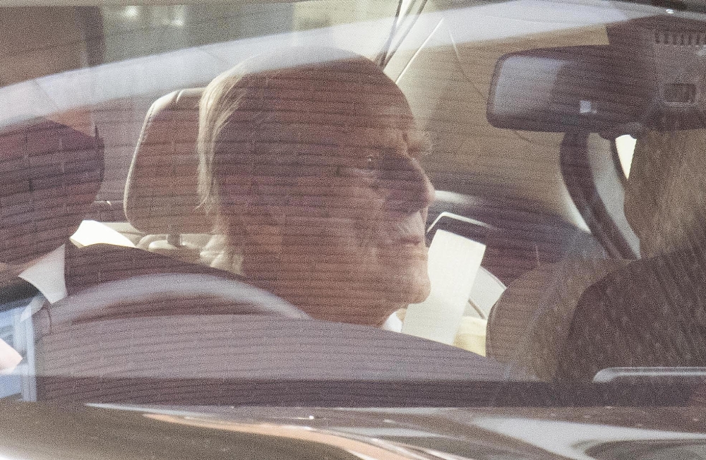 Kraliçe II. Elizabeth’in eşi Prens Philip tedavi gördüğü hastaneden ayrıldı