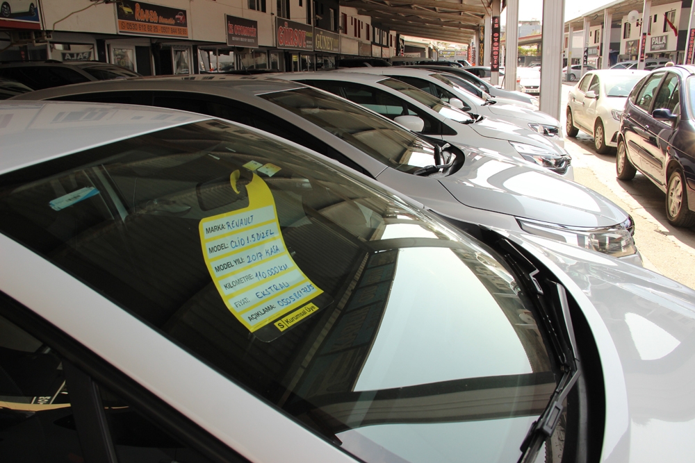 Kredi faizleri yükseldi 2. el araç satışı durdu