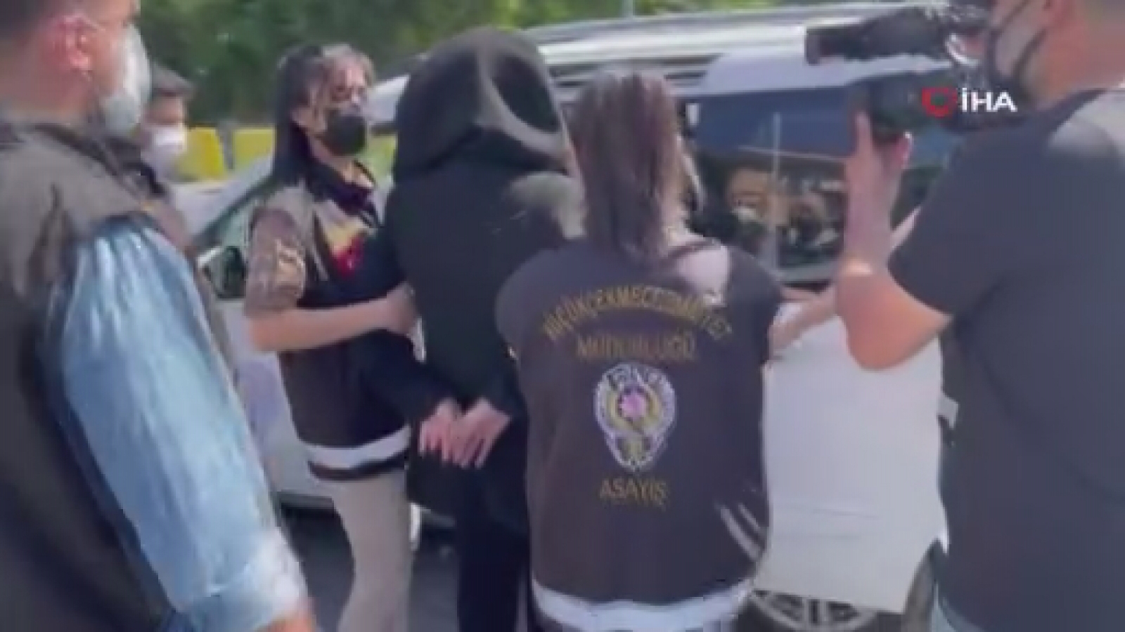 Küçükçekmece’de annesini öldüren zanlı, adliyeye sevk edildi