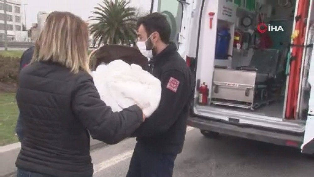 Küçükçekmece’de feci kaza: 2 aylık bebeği oto koltuğu kurtardı