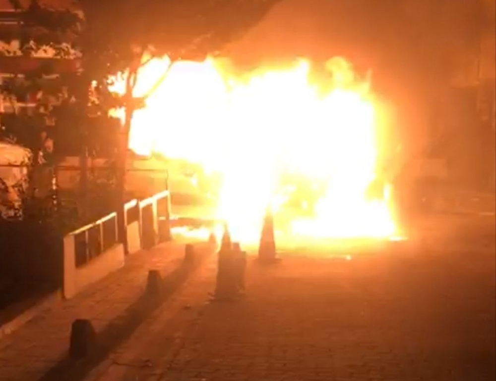 Küçükçekmece’de korku dolu anlar, işçiler son anda kurtuldu