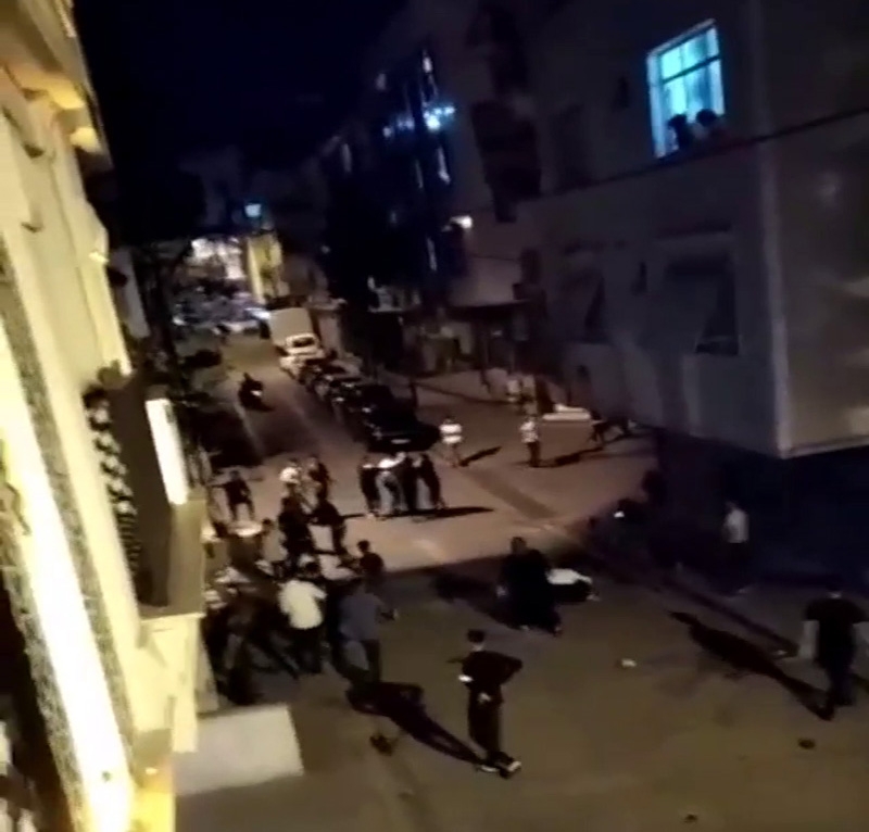 Küçükçekmece’de laf atma kavgası: 1 yaralı, 1 gözaltı
