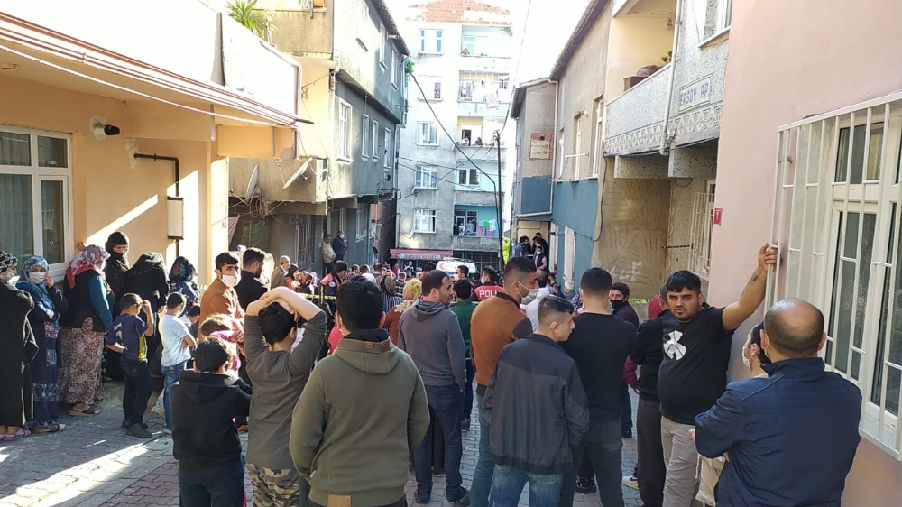 Küçükçekmece’de üçüncü kattan düşen adam hayatını kaybetti