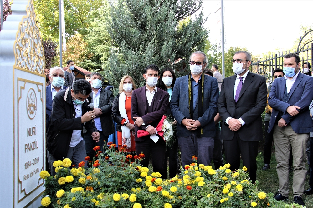 Kudüs Şairi Nuri Pakdil mezarı başında anıldı