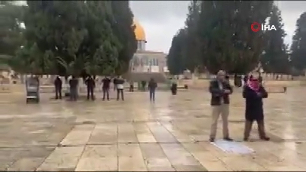 Kudüs’te Korona salgını nedeniyle cuma namaz kılanların sayısı azaldı